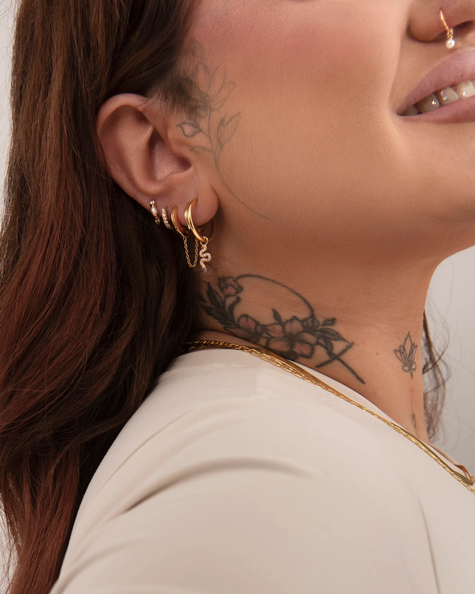 Handcuff Chain Earring - Image 4