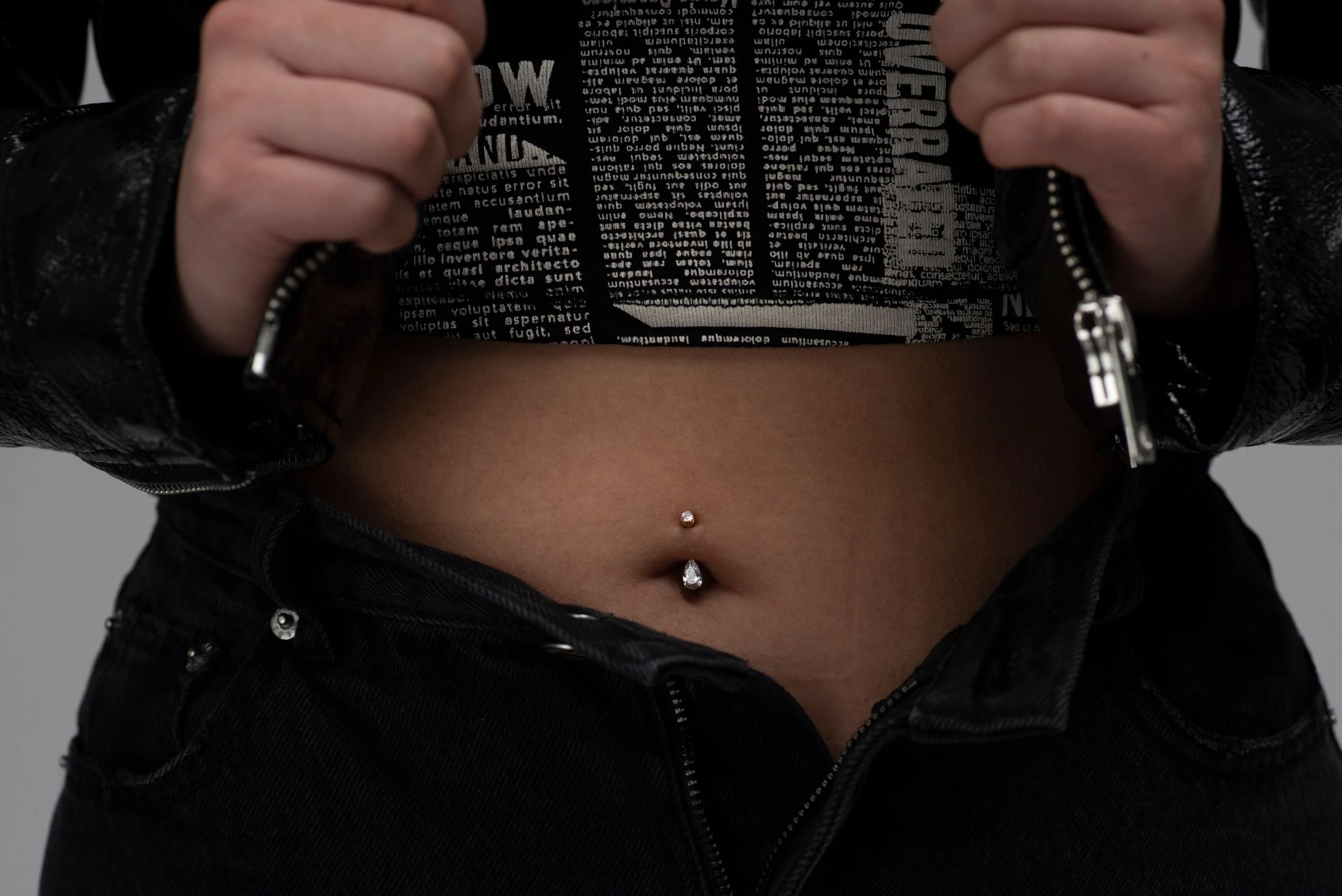 Pear-Drop Zirconia Navel Barbell - Image 4