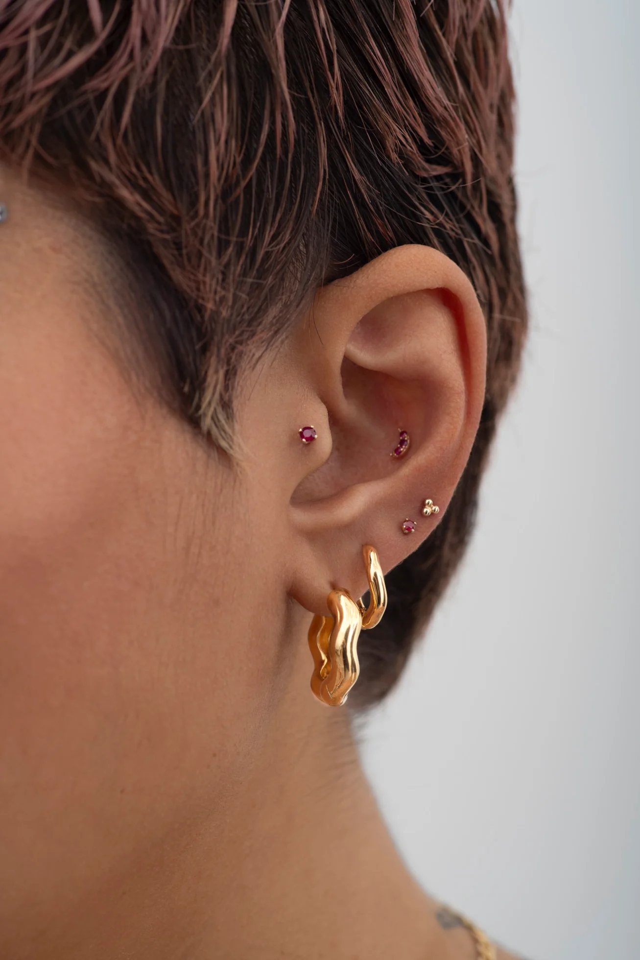 Twisted Hoop Earrings - Plain - Image 4