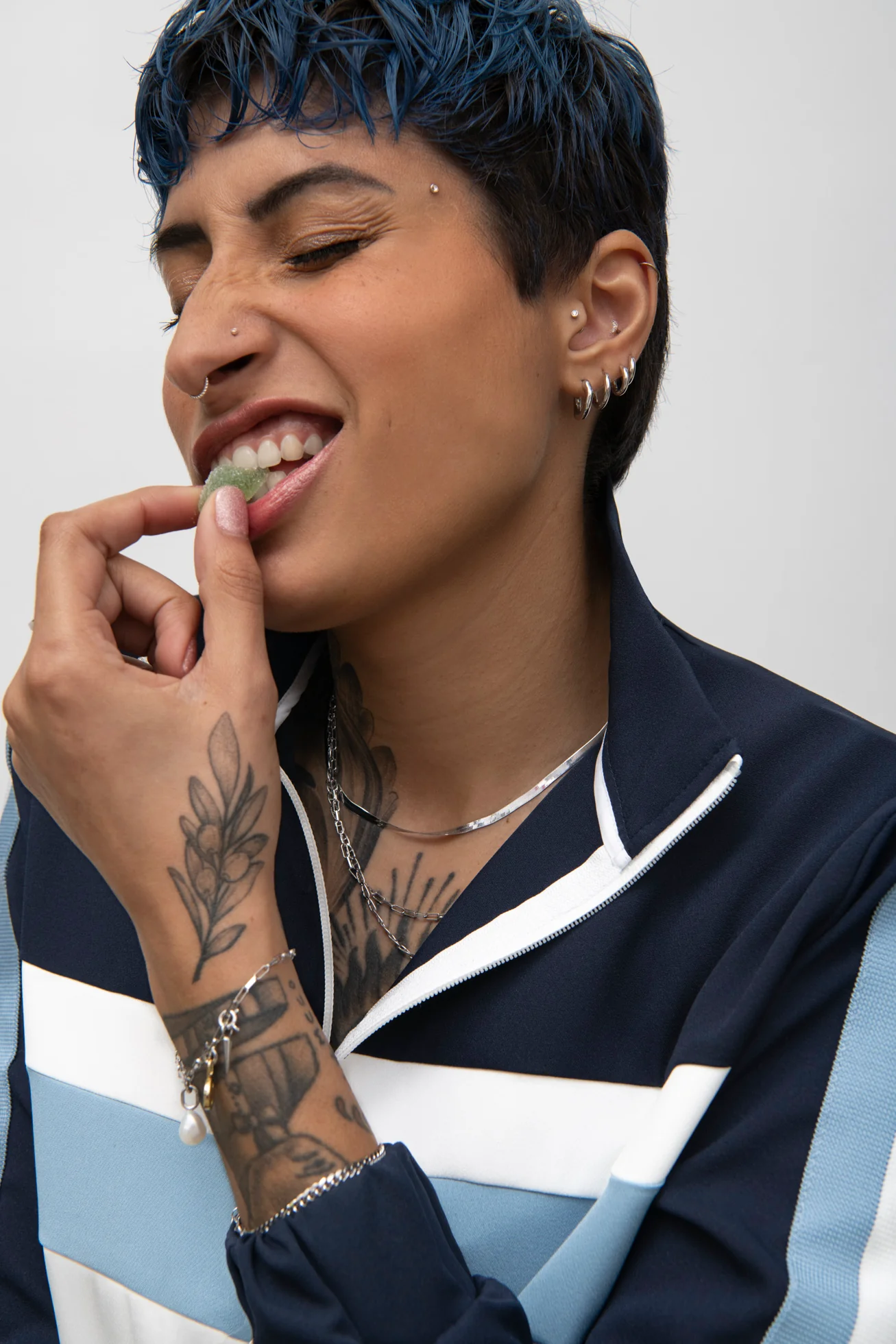 Twisted Hoop Earrings - Plain - Image 5